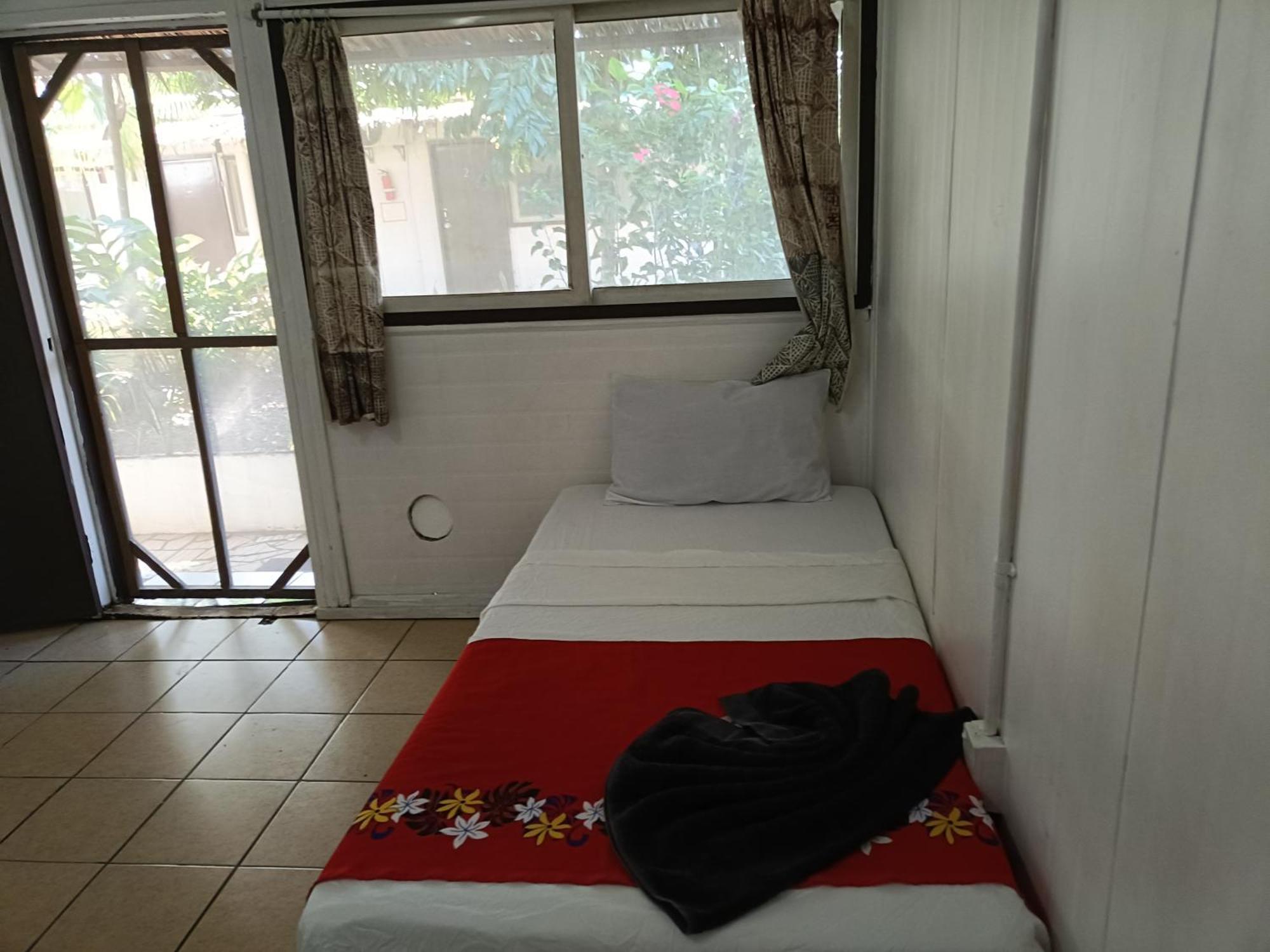 Olivias Accommodation 阿皮亚 外观 照片