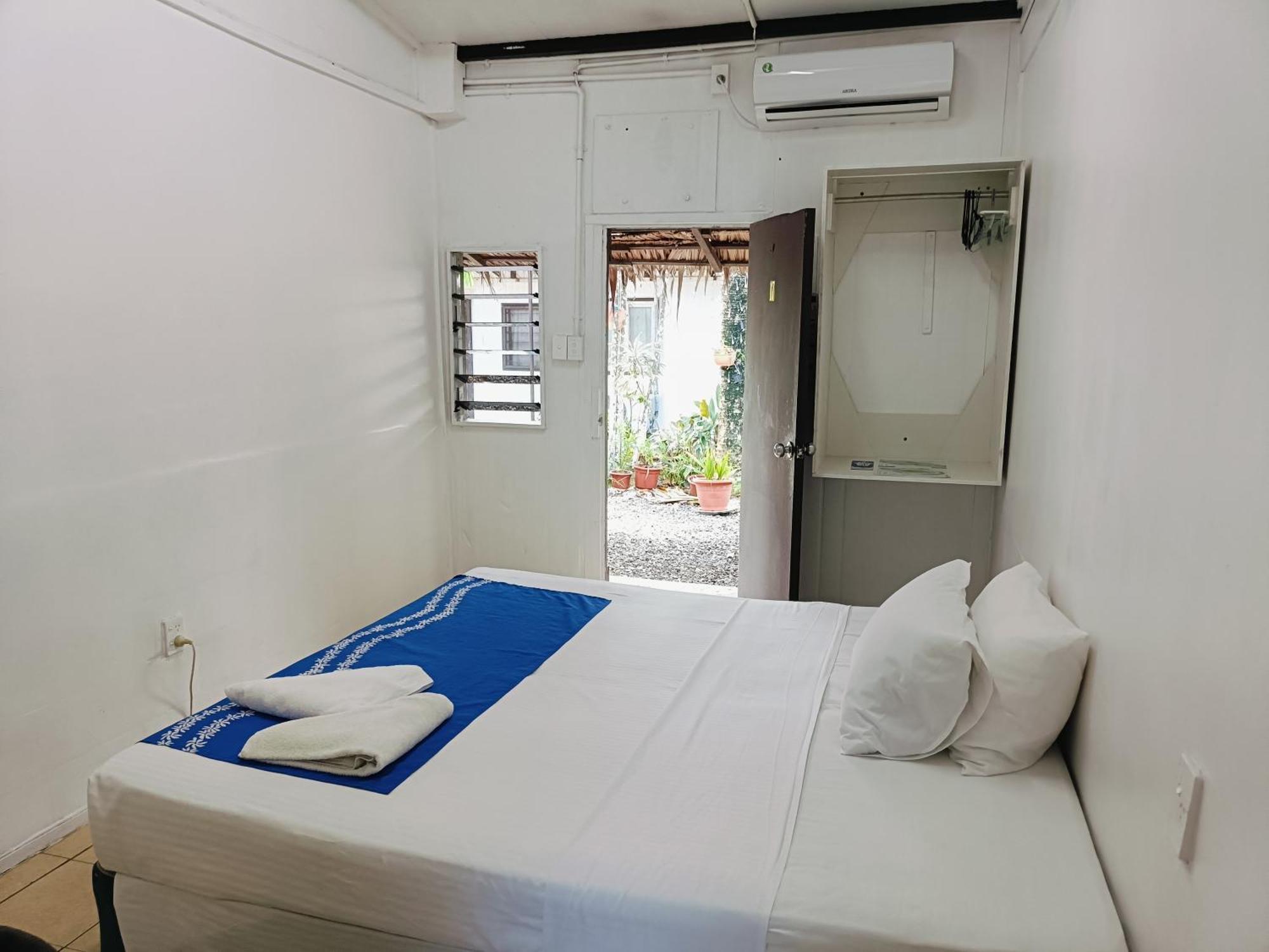 Olivias Accommodation 阿皮亚 外观 照片